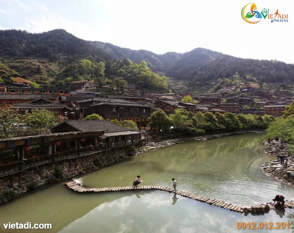 Tây Giang Thiên Hộ Miêu Trại - làng người Miêu lớn nhất thế giới nhìn từ trên cao
