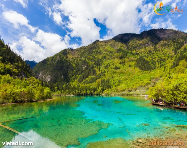 Tour Trung Quốc Hà Nội - Trùng Khánh - Thành Đô - Cửu Trại Câu - Đô Giang Yển 6 Ngày 5 Đêm