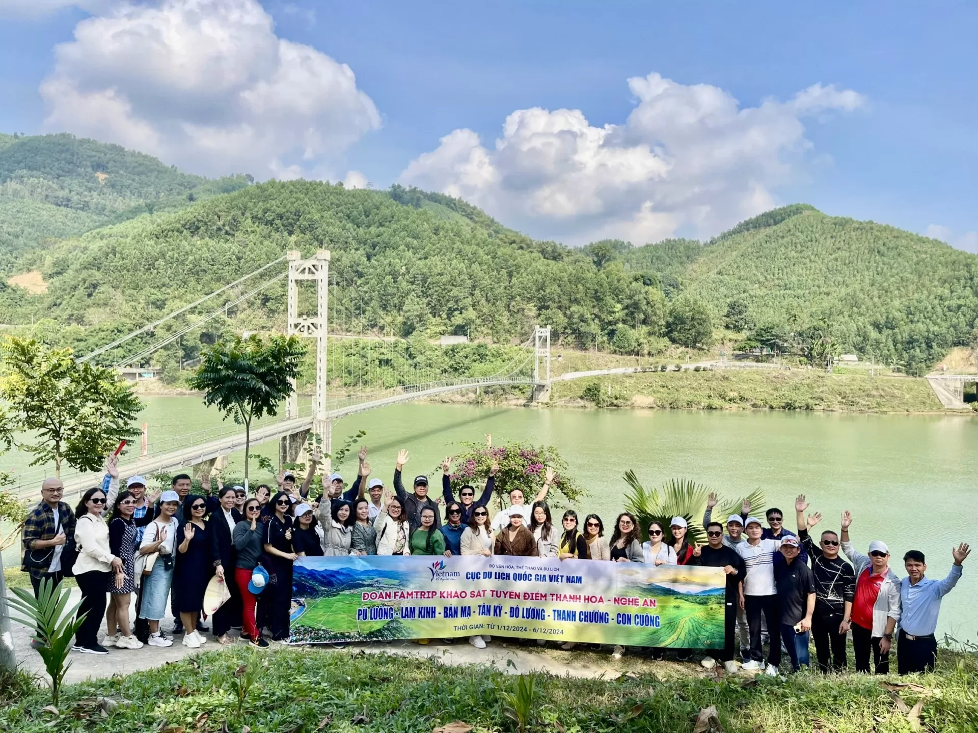 BÁO VĂN HÓA ĐÓN NHẬN Ý KIẾN XÂY DỰNG PHÁT TRIỂN DU LỊCH KẾT NỐI VÙNG NÚI  TỪ VIETTADI TRAVEL