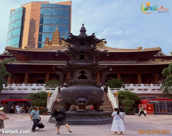 Tour Thượng Hải - Hàng Châu - Nam Tầm - Tô Châu - Bắc Kinh 7 Ngày 6 Đêm - Bay Vietnam Airlines