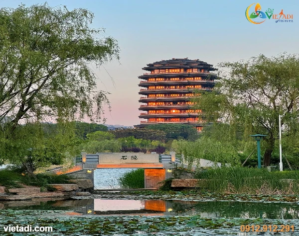 Tour Trung Quốc Tế Nam - Minh Thủy Cổ Trấn - Thánh Cảnh Ni Sơn - Chung Thư Các - Thanh Đảo 5 Ngày 4 Đêm - No Shopping